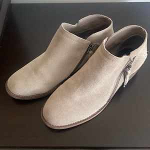 Dolce Vita Women’s Suede Boots size 6 1/2